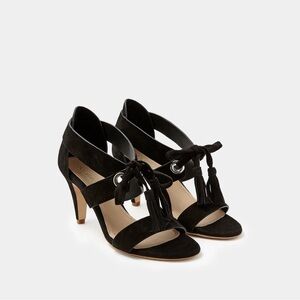 Sclarandis Alice Black Wrap Tassel Heels